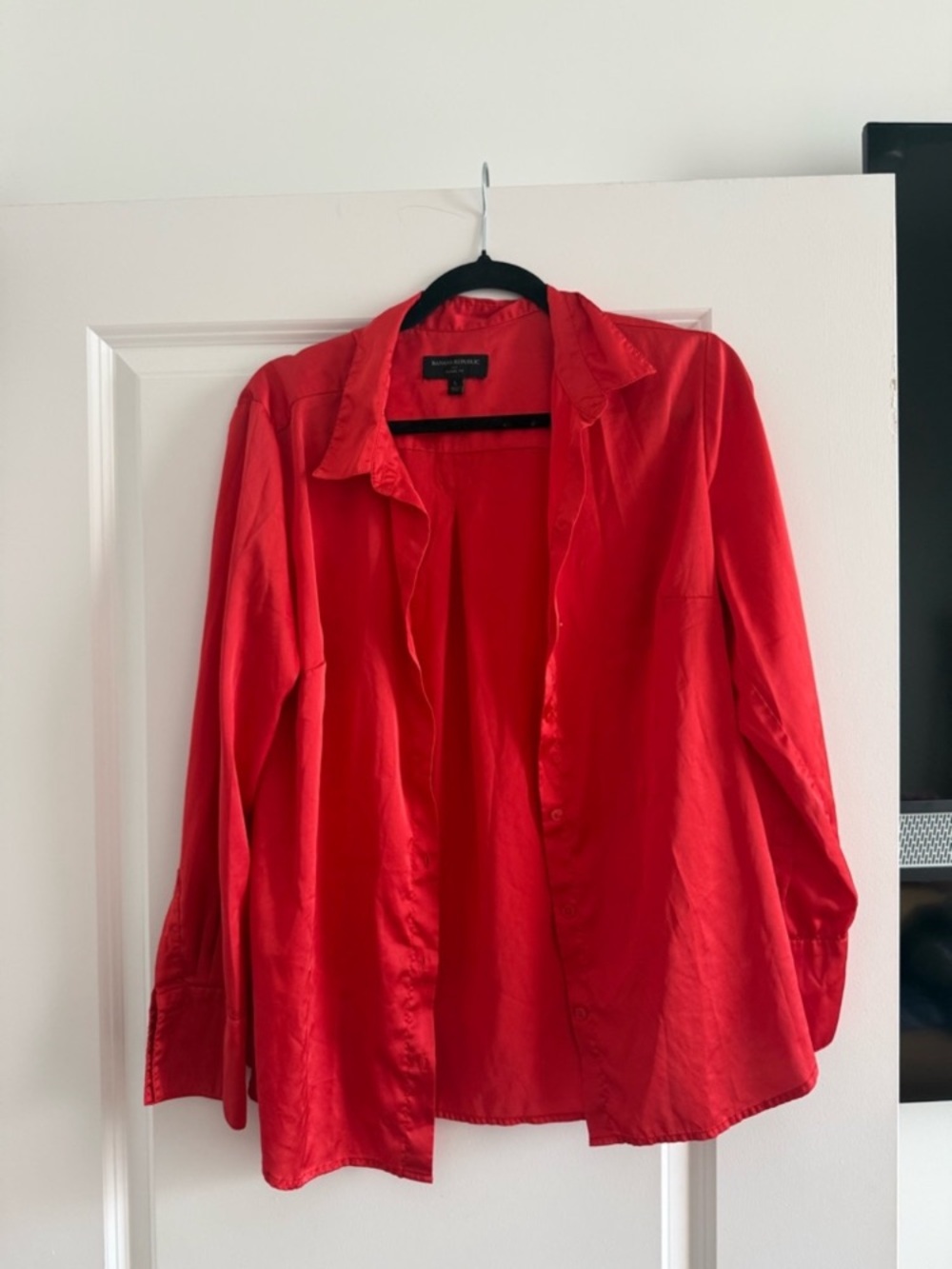 Banana Republic Men’s Red Long-Sleeve Button-Down Shirt